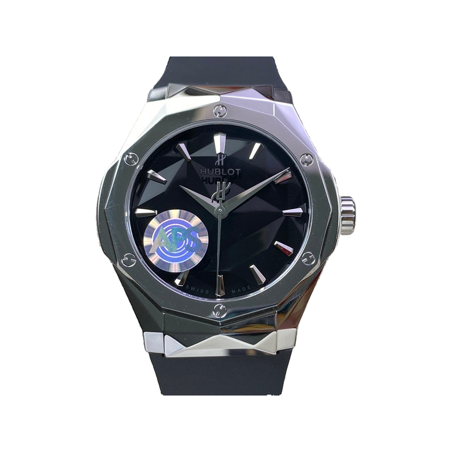 Replica watch — Hublot design reference — original photographed front view, white square, record 5004