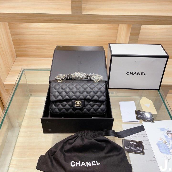 Diamond Quilted Chain Flap Shoulder Bag in Black, supplier source view