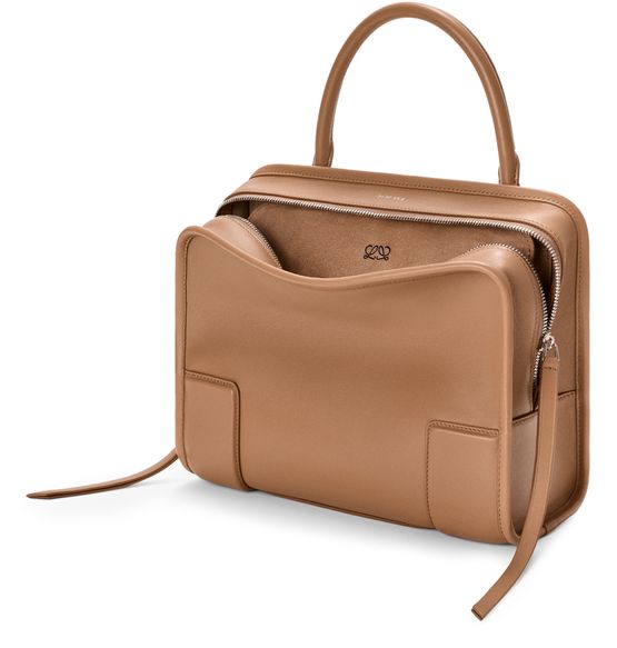 Loewe Amazona 180 medium bag in soft calfskin in Mocha — view 2
