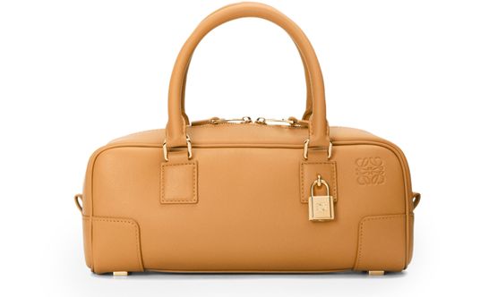 Loewe Amazona 23 cropped bag in nappa calfskin in Warm Desert — view 1