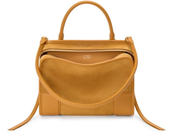 Loewe Medium Amazona 180 bag in Ochre — view 4