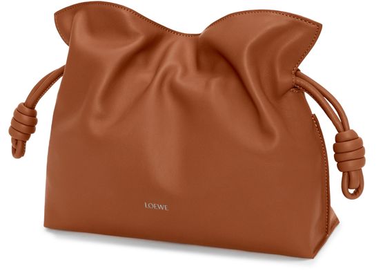 Loewe Medium Flamenco clutch in nappa calfskin in Squirrel — view 2