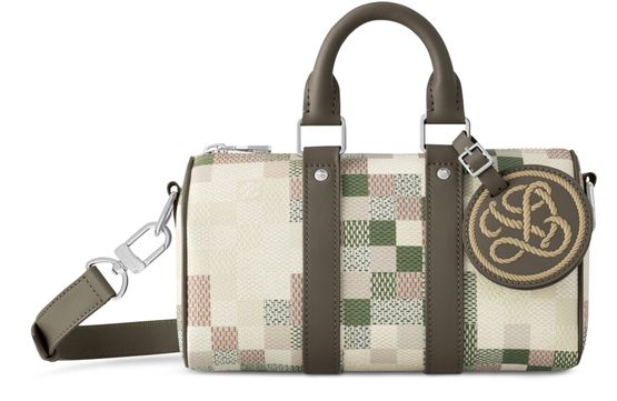 Louis Vuitton Keepall Bandoulière 25 in Khaki — view 1