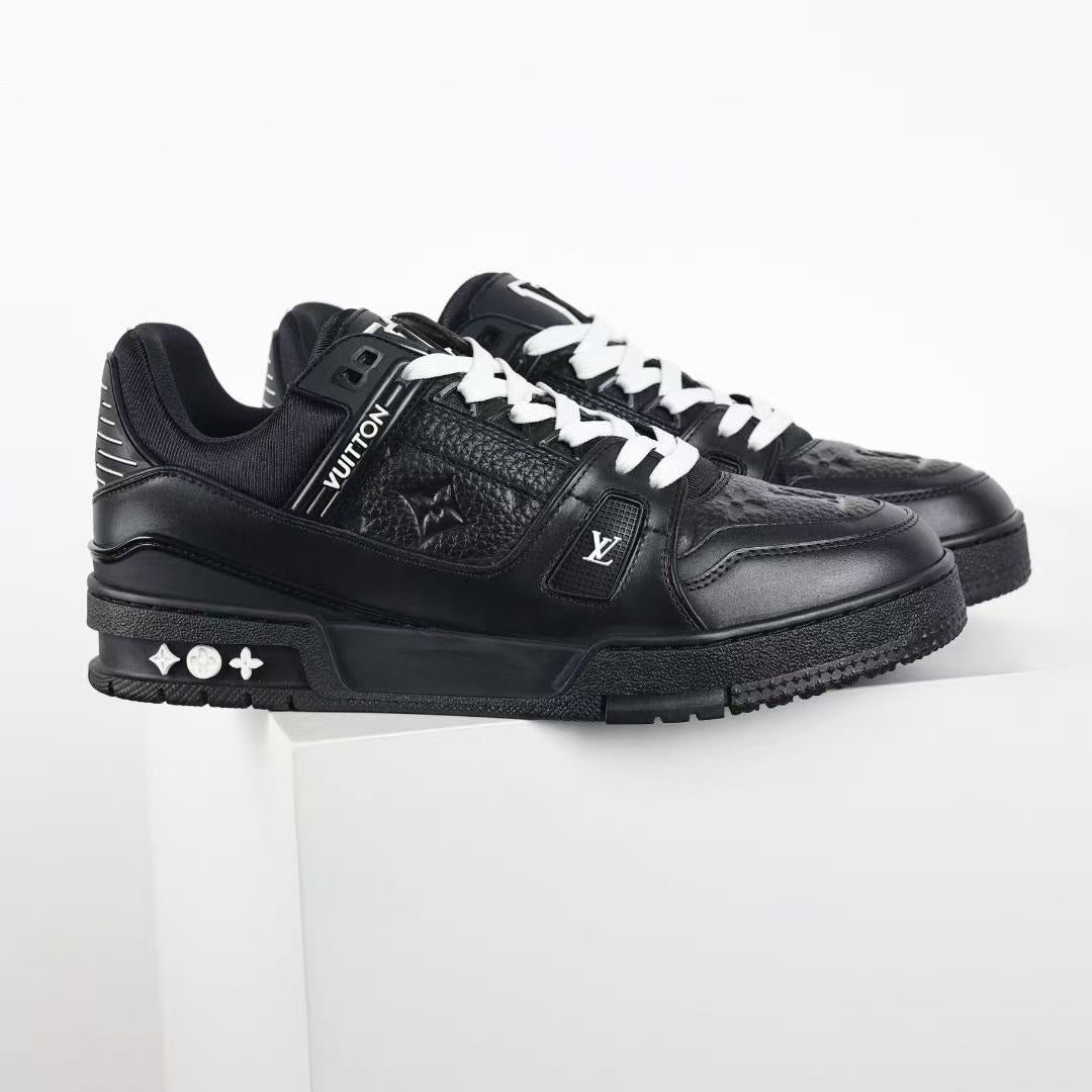 Louis Vuitton LV Trainer — Black — lateral side