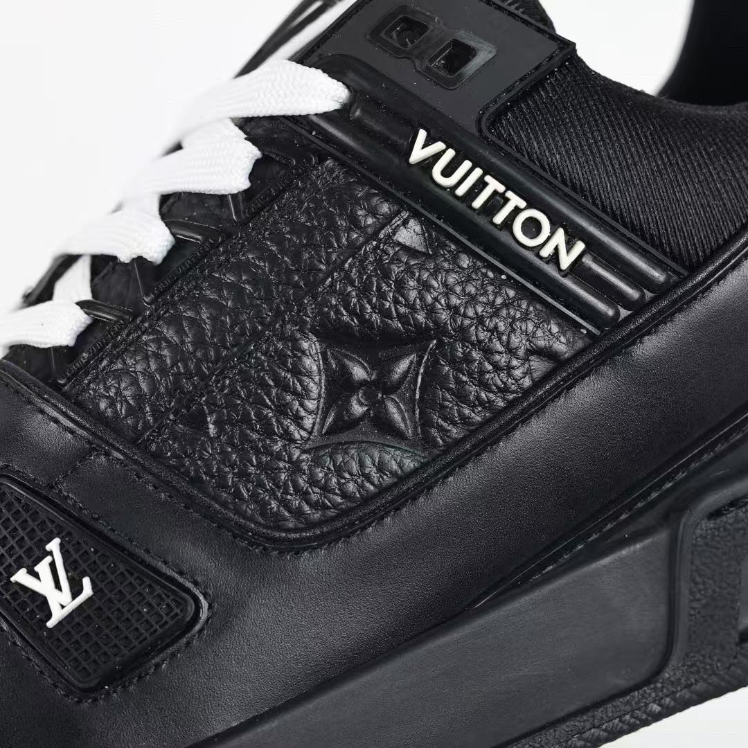 Louis Vuitton LV Trainer — Black — vamp lace detail