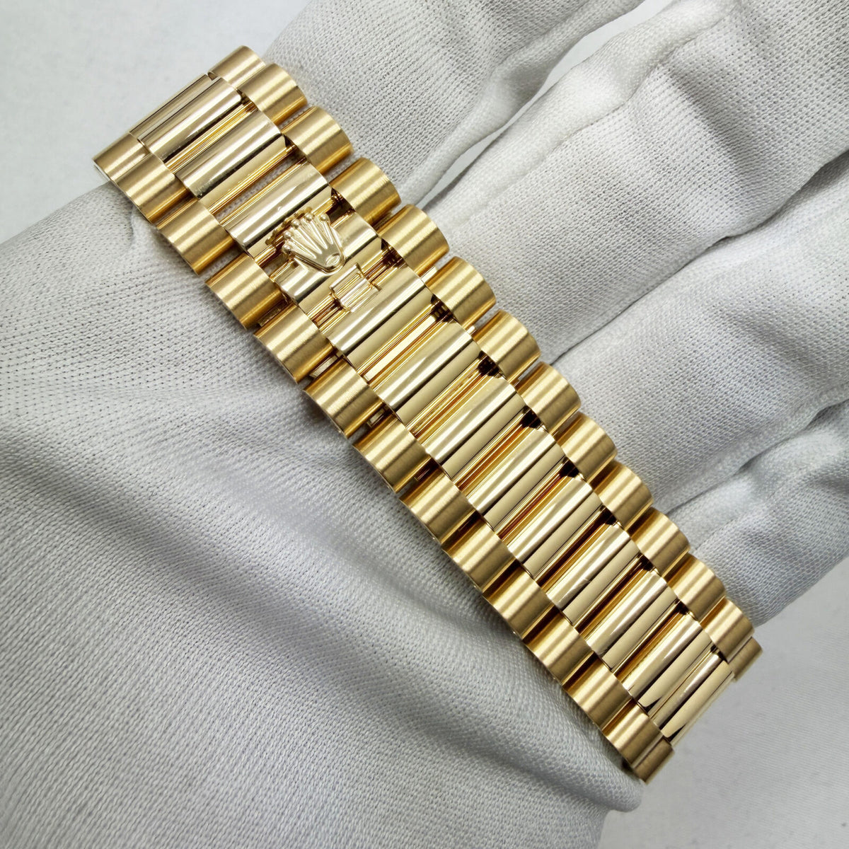 Rolex Day-Date Black Dial President Bracelet, view 4