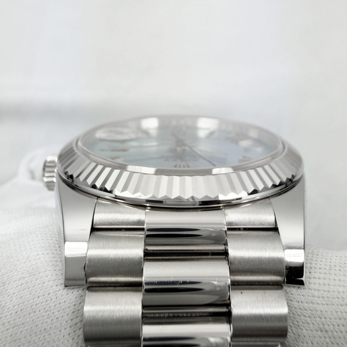 Rolex Day-Date 228236-0012 Ice Blue Roman Dial President Bracelet, view 5