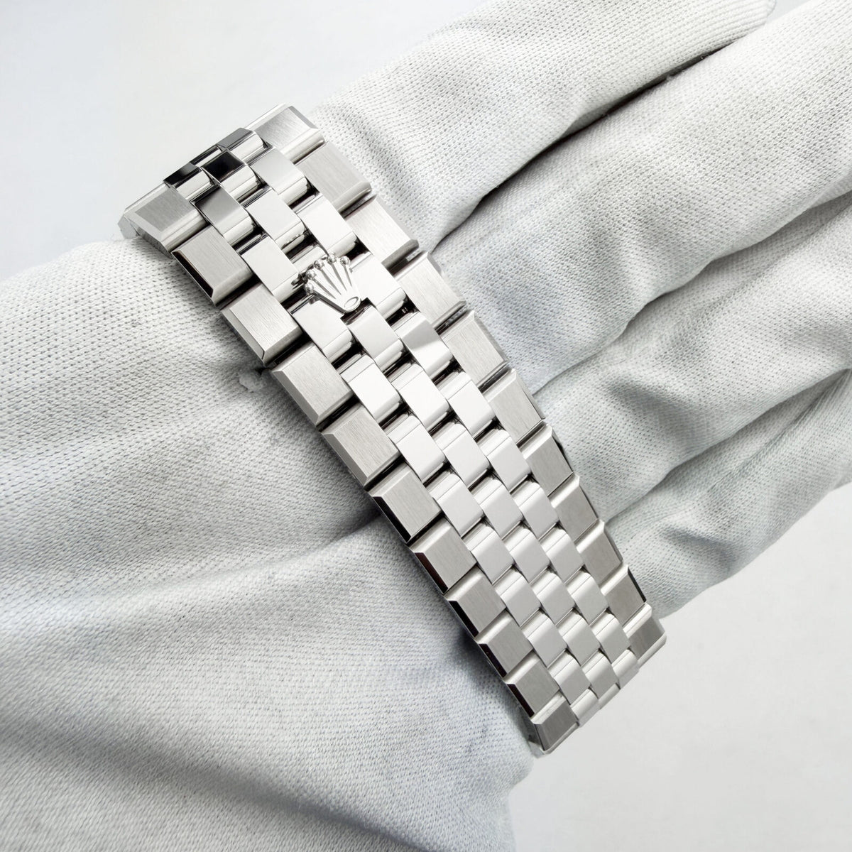 Rolex Land-Dweller White Honeycomb Dial Flat Jubilee Bracelet, view 2