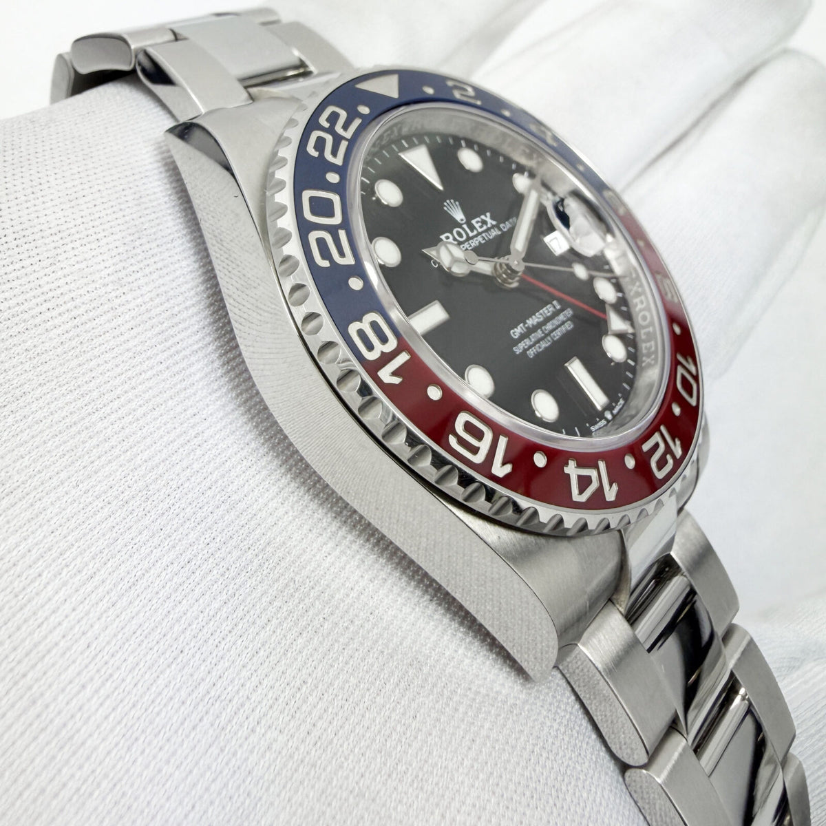Rolex GMT-Master II Black Dial Red Blue Bezel Oyster Bracelet, view 2