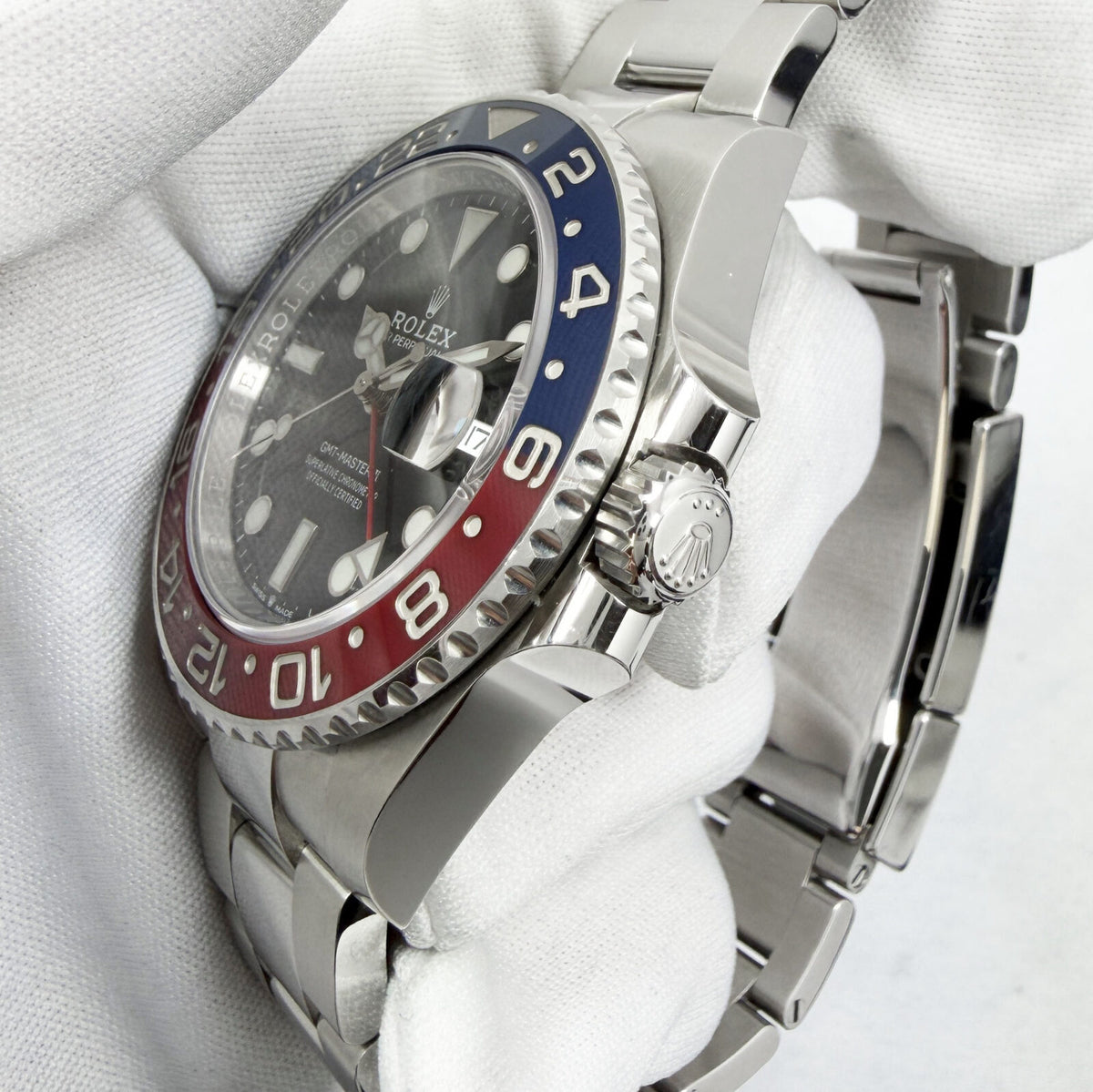 Rolex GMT-Master II Black Dial Red Blue Bezel Oyster Bracelet, view 3