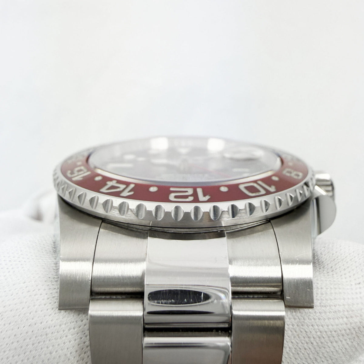 Rolex GMT-Master II Black Dial Red Blue Bezel Oyster Bracelet, view 4